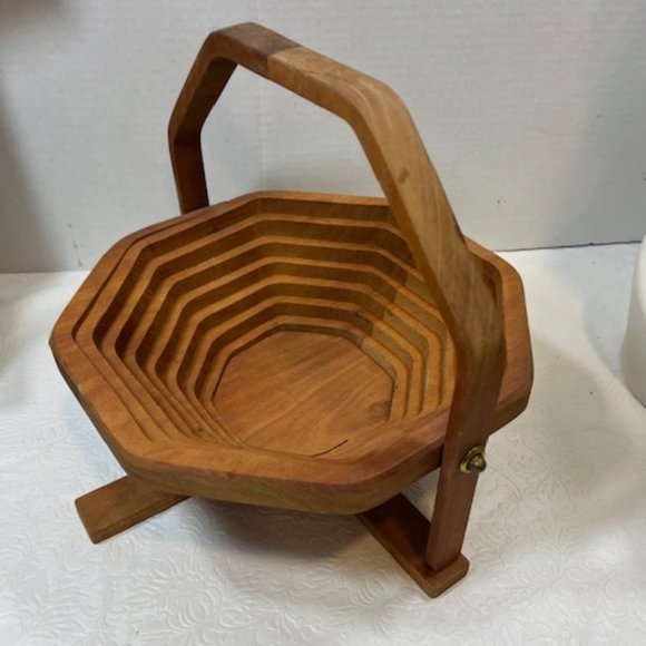 VTG Collapsible Octagon Wooden Fruit Bowl Basket Expandable, Foldable w/Handles - Picture 2 of 14